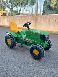 Trattore giocattolo 