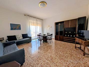 Appartamento di 126 m² con più di 5 locali e box a