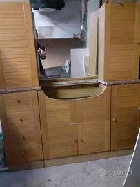 MOBILE PER BAGNO CON PIANO IN MARMO E SPECCHIO