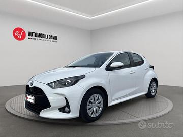 TOYOTA Yaris 1.5 Hybrid 5 porte Business