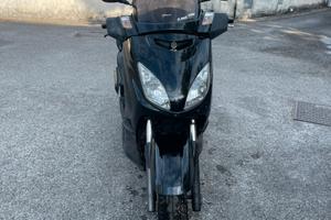 X Max 125