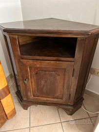 Mobile cantonale in legno massello