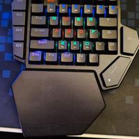 Tastiera meccanica Redragon K585 DITI a una mano