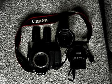 Canon eos 60d kit 18-135 doppia batteria