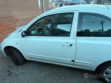 Auto nissan micra 2006