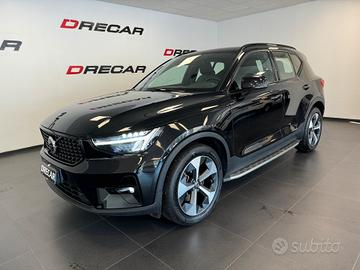 Volvo XC40 B3 automatico Plus Dark BLACK PACK UNIP