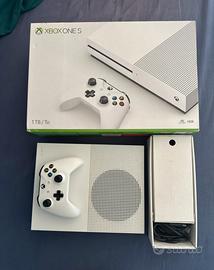 Xbox one S 1tb + controller
