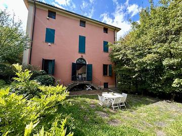 Appartamento di 268 m² con più di 5 locali e box a