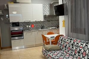 Monolocale con loggia adiacente unipol _fiera