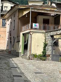 Rustico / Casale di 90 m² con 4 locali e box auto 