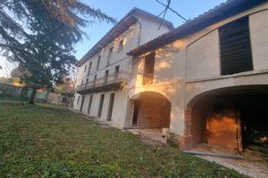 CASA SEMINDIPENDENTE A GASSINO TORINESE