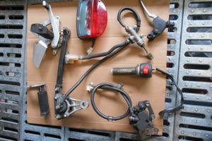 Pezzi di ricambio suzuki gs 500 2005