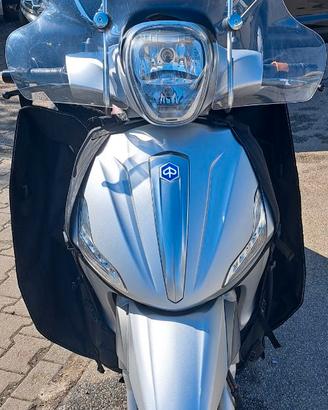 BEVERLY 350 touring ie 7/2013 km 46500