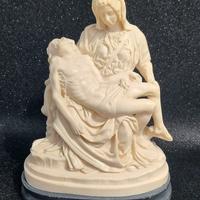 Pietà di Santini, scultura italiana decorazione