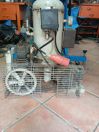Compressore bicilindrico a cinghia 230/380