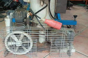 Compressore bicilindrico a cinghia 230/380