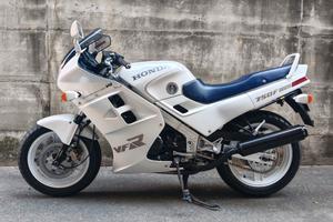 vfr 750 rc24 