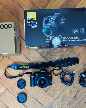 Nikon D3000 + AF-S DX 18-55 VR II +  2 borse