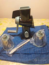 Grattugia per formaggio e verdure con accessori