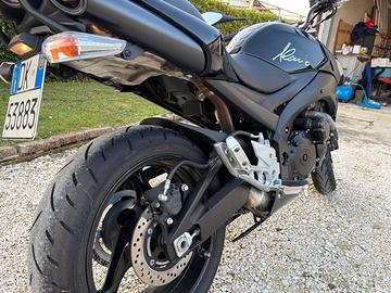 Suzuki gsr 600