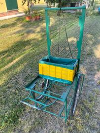 Carretto per raccolta frutta.