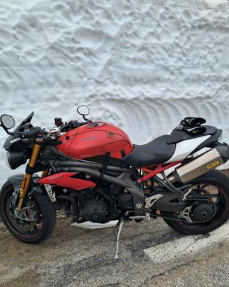 Triumph Speed Triple 1050 R