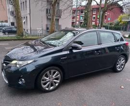 Toyota Auris 1.8 Hybrid Lounge