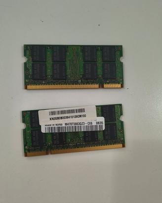 Banco di memoria RAM Samsung da 2GB DDR2