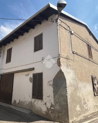 2 LOCALI A DIVIGNANO