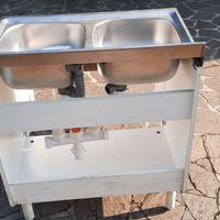 Lavabo con mobile.