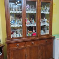 Credenza con vetrina