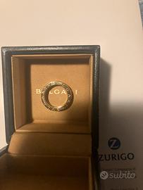 Anello Bulgari con diamanti