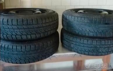 cerchi fiat punto con pneumatici 