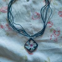 Collana artigianale in resina