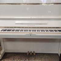 Pianoforte Yamaha U1 A con trasporto e panca incl.