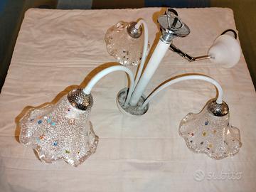 Lampadario in vetro con lavorazione artigianale 