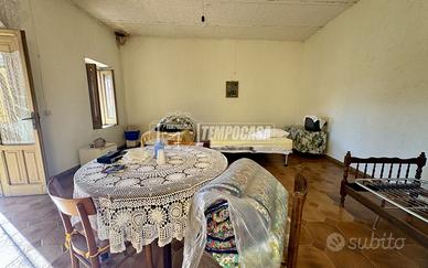 Appartamento a Castel Morrone 3 locali