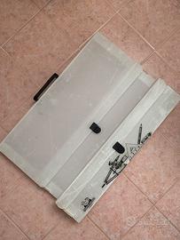 Cartelletta da disegno per le scuole medie e liceo