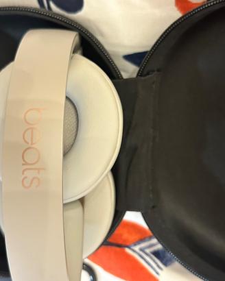 Beats Solo Pro