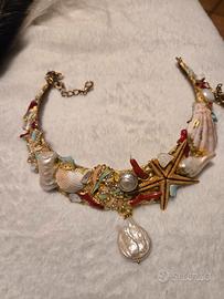 collana collarino con perle e conchiglie 