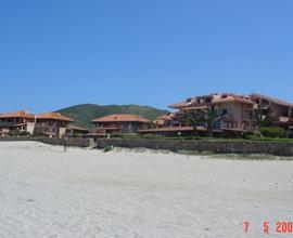 Trilocale sul mare nel golfo di Marinella