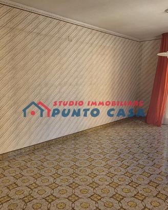 PRESSI VIA CESARO' - Appartamento di 145mq