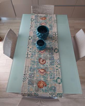 tavolo e  sedie entrambe marca Calligaris