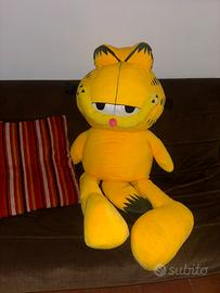 PUPAZZO GIGANTE GARFIELD
