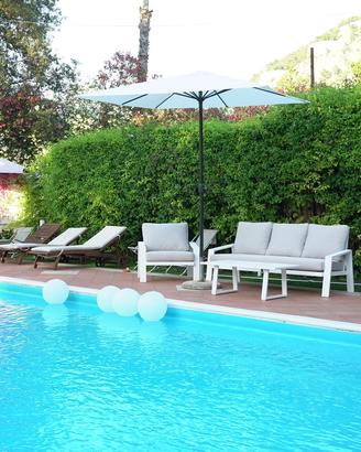 Villa lussuosa con piscina