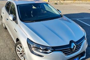 Renault Mégane 4, berlina, benzina