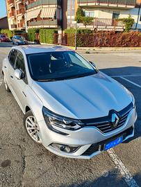 Renault Mégane 4, berlina, benzina