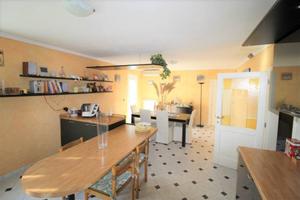 Villa di 320 m² con più di 5 locali e box auto dop