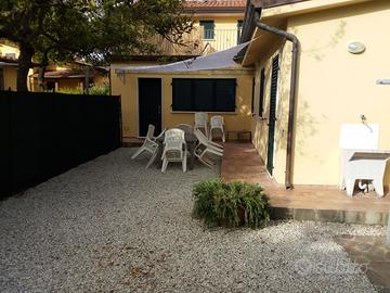 PASQUA* Marina Pietrasanta 300m mare