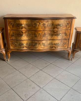 Como’ in legno con comodini Bombe’